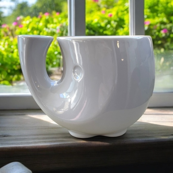 Scott Henderson Other - Scott Henderson Eleplanter self watering windowsill planter, ceramic, like new